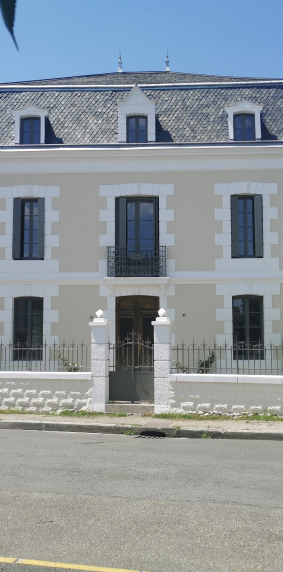 S E F I Ravalement De Facade Agen S E F I Ravalement De Facade Agen FINITION GRAIN ECRASE AVEC ENTOURAGES TALOCHE MOUSSE 1 1